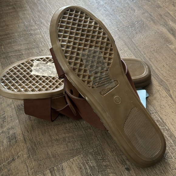 Aerosoles Pierra Slip on, criss-cross sandals,supportive,light,flexible,stable - Picture 4 of 7